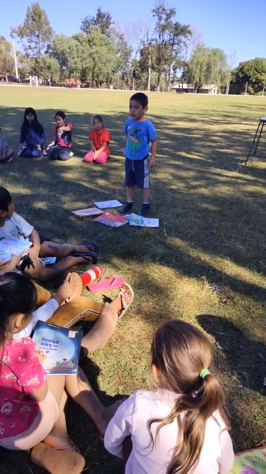 Foto de estudantes indígenas do Colégio Estadual Indígena Cacique Onofre Kanhgren
