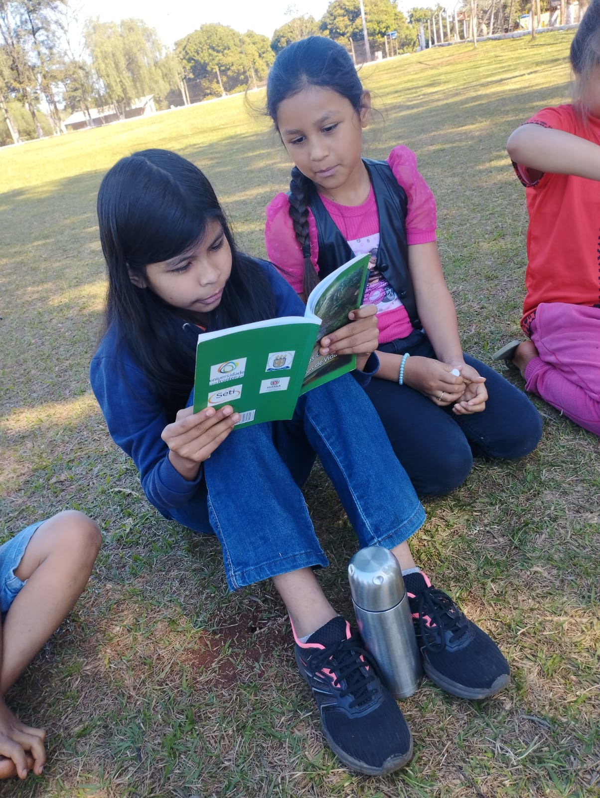 Foto de estudantes indígenas do Colégio Estadual Indígena Cacique Onofre Kanhgren