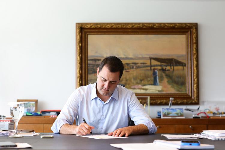 Foto do governador do Paraná, Carlos Massa Ratinho Junior.